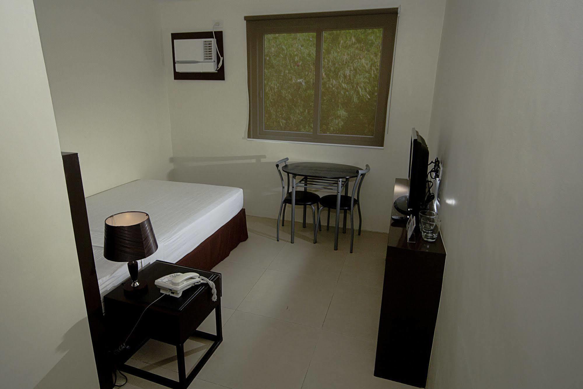 Mango Suites Tuguegarao Extérieur photo